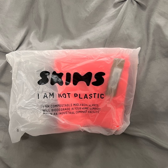 SKIMS bandeau in colour Nectarine. Size is XXS. - Picture 2 of 3